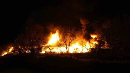 Samsun’da muz deposunda yangın: Alevler göğe yükseldi