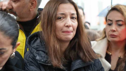 Samsun’da veli sınıfı bastı, öğretmenler basın açıklaması ile tepki gösterdi