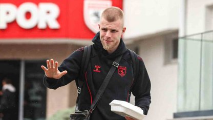 Samsunspor, erteleme maçı için Rize’ye gitti