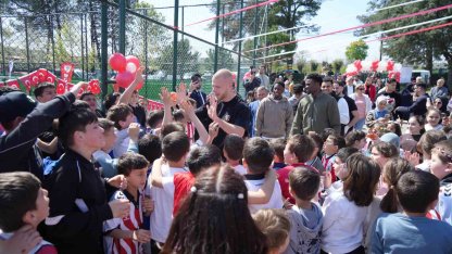 Samsunsporlu futbolcular, 23 Nisan’ı çocuklarla birlikte kutladı