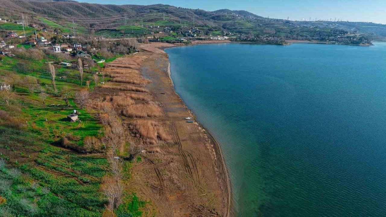 Sapanca Gölü’nde kaçak yapı yıkım çalışmalarının ikinci etabına başlandı