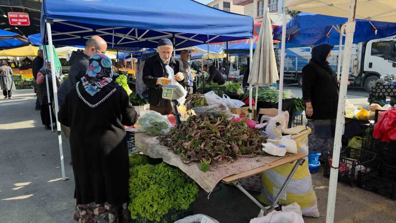 Şifa dağıtan kaldirik otu tezgahlardaki yerini aldı