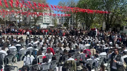 Sinop’ta maarifin kalbinde çocuk: 500 öğrenciden Türk marşları