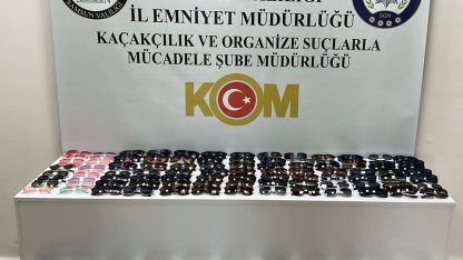 Tekkeköy’de kaçak gözlük operasyonu