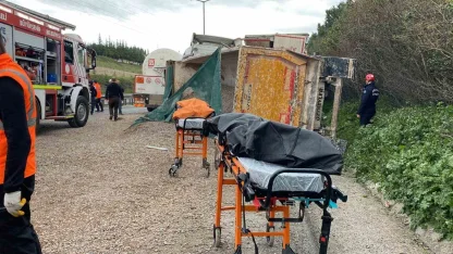 TEM’de 4 araç kazaya karıştı: İlk belirlemelere göre 2 ölü