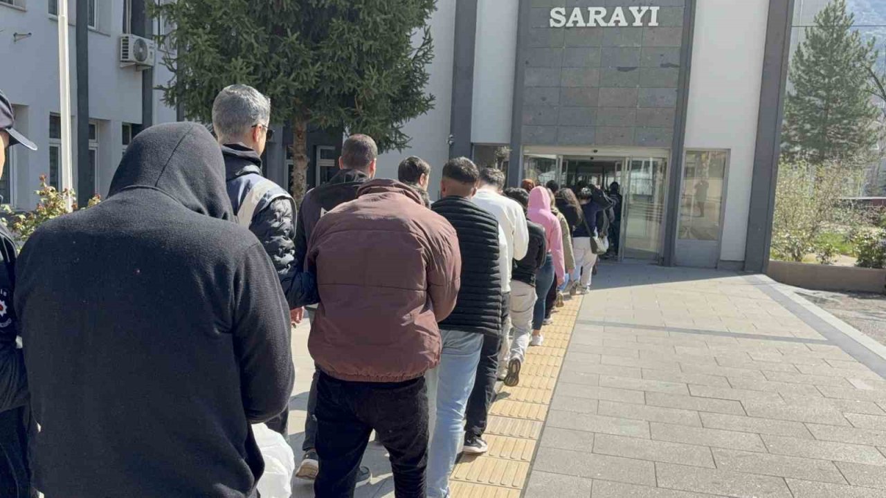 Tokat merkezli 2,4 milyarlık yasa dışı bahis operasyonunda 26 zanlı tutuklandı