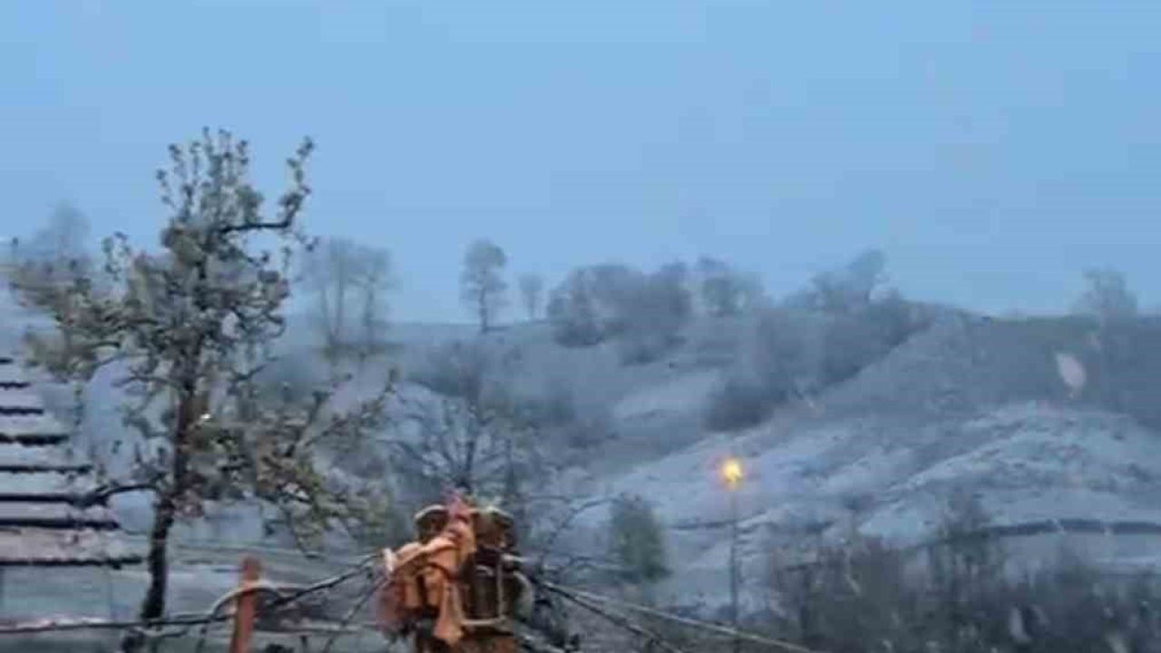 Tokat’ta bahar mevsiminde kar sürprizi