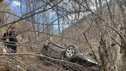 Tokat’ta otomobil şarampole uçtu: 2 yaralı