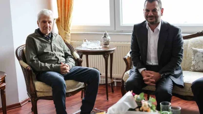 Trabzonspor eski başkanı Atay Aktuğ hayatını kaybetti