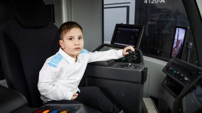 Tramvay tutkunu 6 yaşındaki Muhammet Enes’in hayali gerçeğe dönüştü