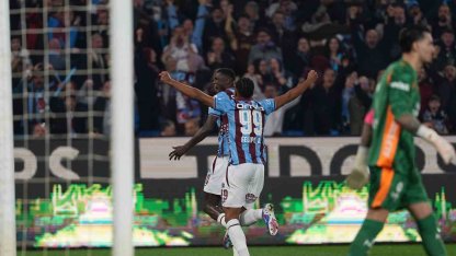 Trendyol Süper Lig: Trabzonspor: 1 - Galatasaray: 0 (İlk yarı)