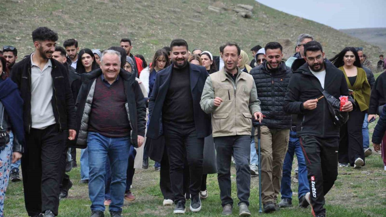 Turizm Haftası’nda tarih ve doğa iç içe: Ani’de unutulmaz yürüyüş