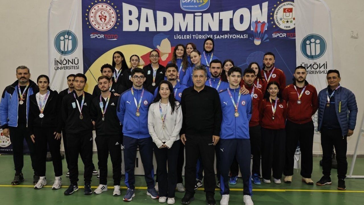ÜNİLİG Badminton’da Şampiyon BEUN