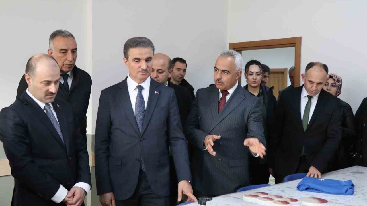 Vali Aydın Baruş’tan Oltu çıkarması