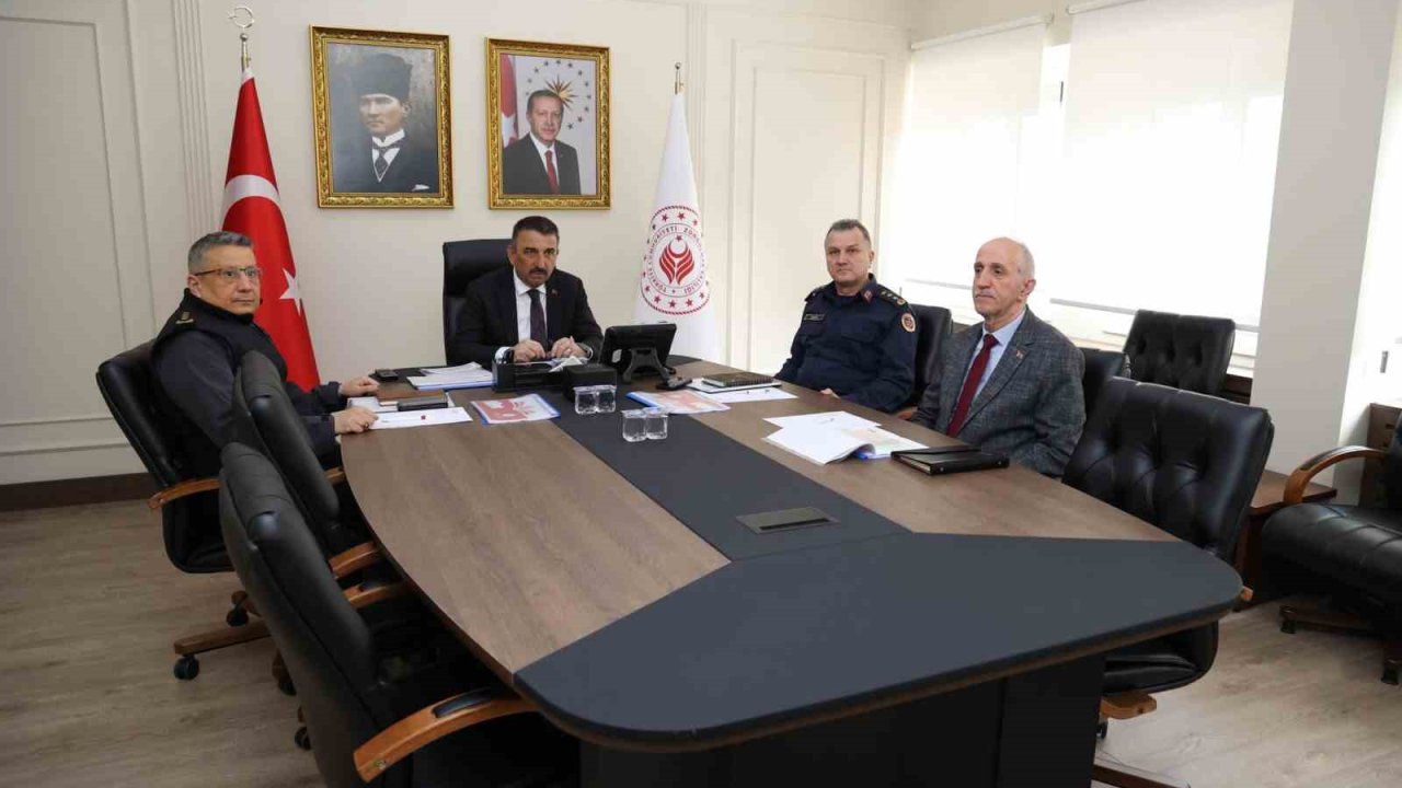 Zonguldak Valisi Bektaşoğlu güvenlik toplantısına katıldı