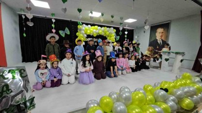 Zonguldak’ta miniklerden renkli mesaj, şapkalarıyla empati vurgusu yaptılar