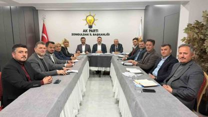 AK Parti İl Başkanlığı’nda değerlendirme toplantısı gerçekleştirildi