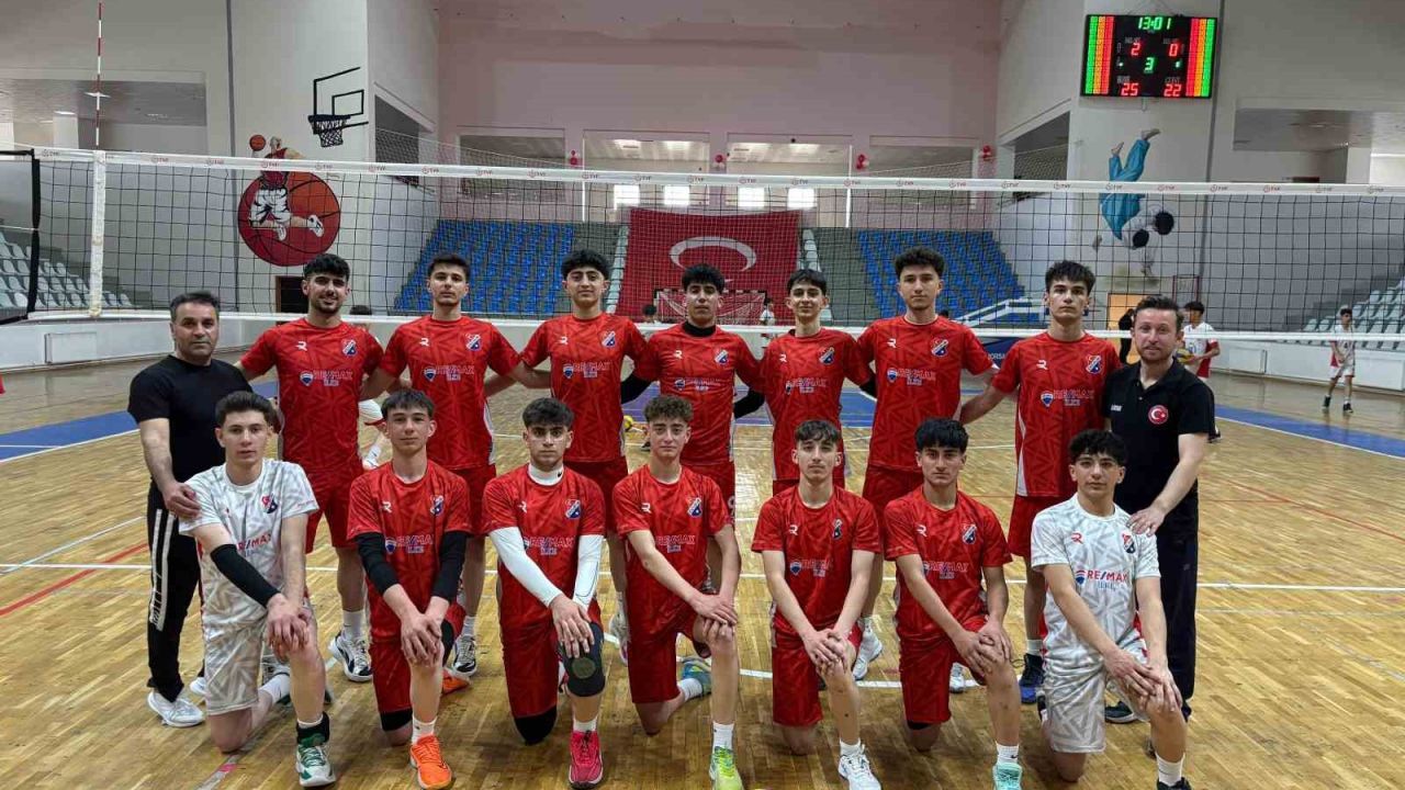 Aşkale’nin gururu oldular, Erzurum GSK yıldız voleybol takımı Türkiye finallerinde