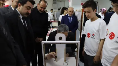 Bayburt Ortaokulu öğrencilerinden bilim fuarı