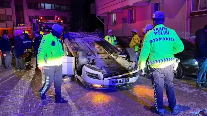 Bolu’da park halindeki araçlara çarpıp takla attı: Sürücü alkolmetreye üfleyemedi