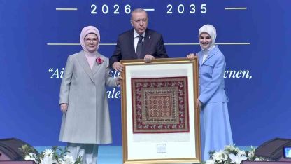 Cumhurbaşkanı Erdoğan’a takdim edilen ’Pazırık halısı’ 360 bin ilmekle işlendi