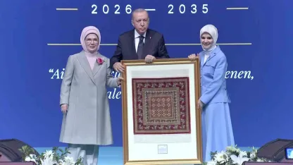 Cumhurbaşkanı Erdoğan’a takdim edilen ’Pazırık halısı’ 360 bin ilmekle işlendi
