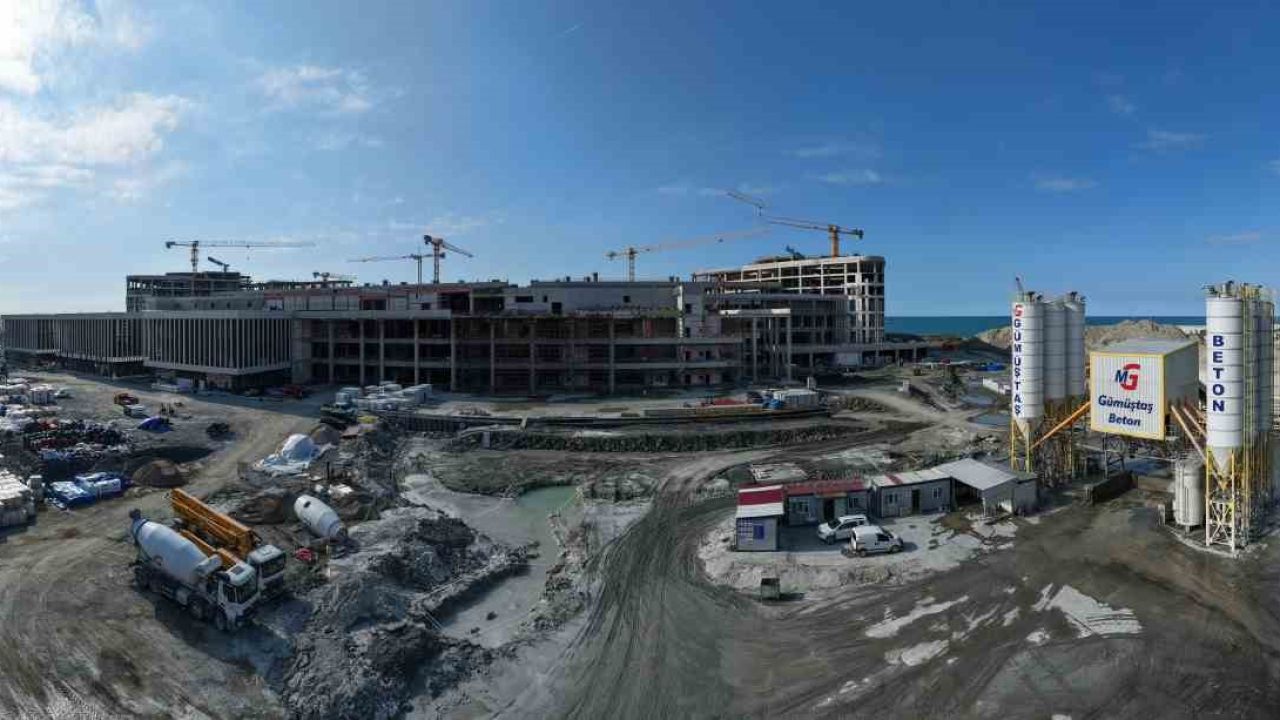 Dev sağlık tesisi hız kesmeden devam ediyor