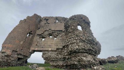 Kars’taki bin yıllık Kız Kalesi yok olma tehlikesiyle karşı karşıya