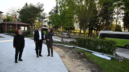 Kartepe’ye yeni mahalle meydanları kazandırılıyor