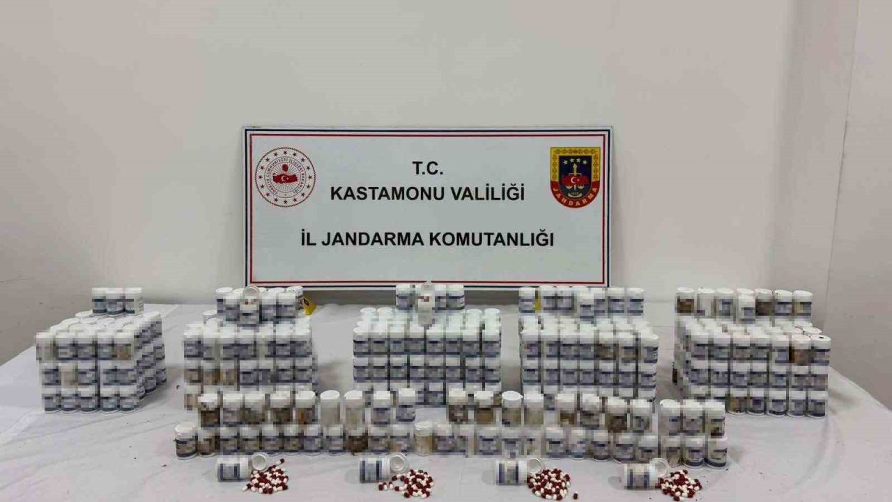Kastamonu merkezli 3 ilde zehir tacirlerine operasyon: 16 tutuklama