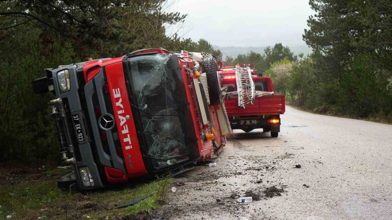 Kastamonu’da yangın ihbarına giden itfaiye aracı kaza yaptı: 3 yaralı