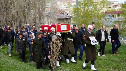 Kızından Kıbrıs gazisi babasına veda: "Babamla gurur duyuyorum"