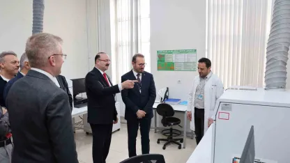 Sağlıkta stratejik iş birliği: Bakan Yardımcısı Birinci’den Atatürk Üniversitesine ziyaret