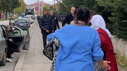Tanığın verdiği ifadeyi beğenmeyen sanık yakınları hırsını kadın gazetecilerden çıkardı