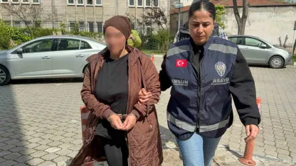 Teyze yeğeninin altınlarını çaldı, 2 gün sonra kendisine araç aldı