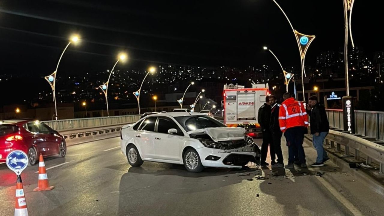 Yolda gördükleri kazaya anında müdahale eden A Takımı ikinci felaketi önledi